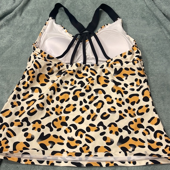 Beautiful Tankini top - Picture 3 of 4